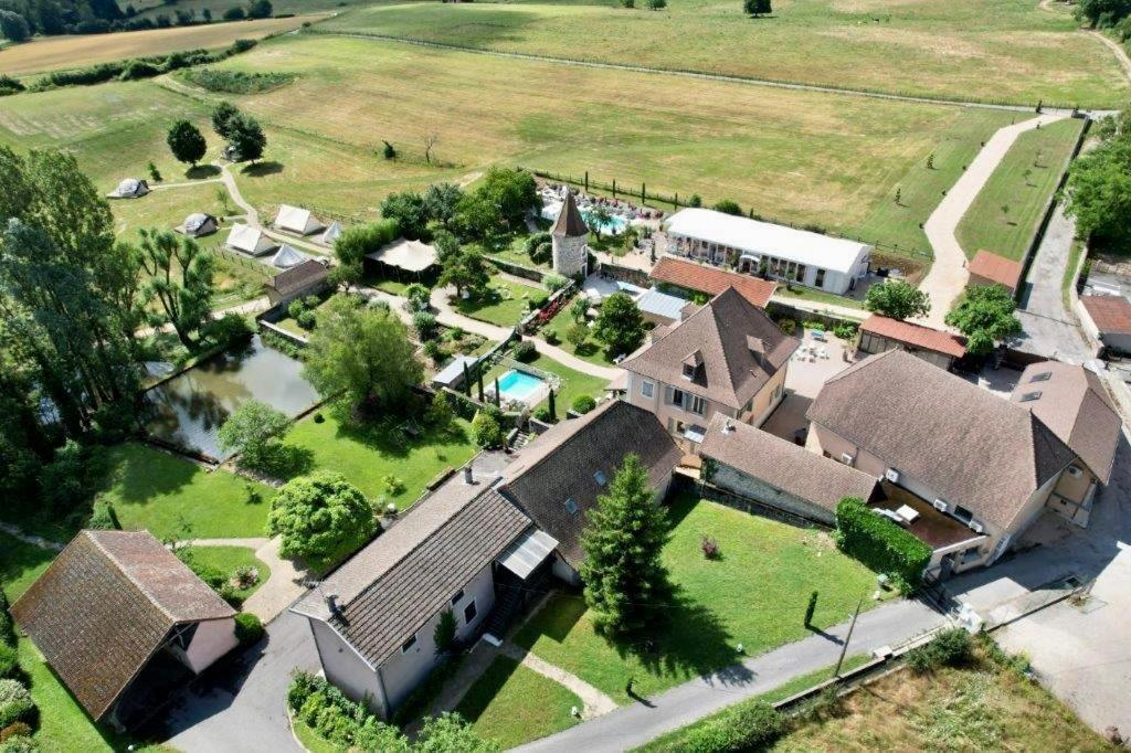 Domaine De Suzel Hotell Vignieu Exteriör bild